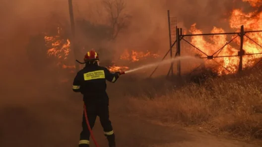 Φωτιά στον Νέο Κουβαρά: Νεκρός εντοπίστηκε μέσα σε αυτοκίνητο 12 Φωτιά στον Νέο Κουβαρά: Νεκρός εντοπίστηκε μέσα σε αυτοκίνητο