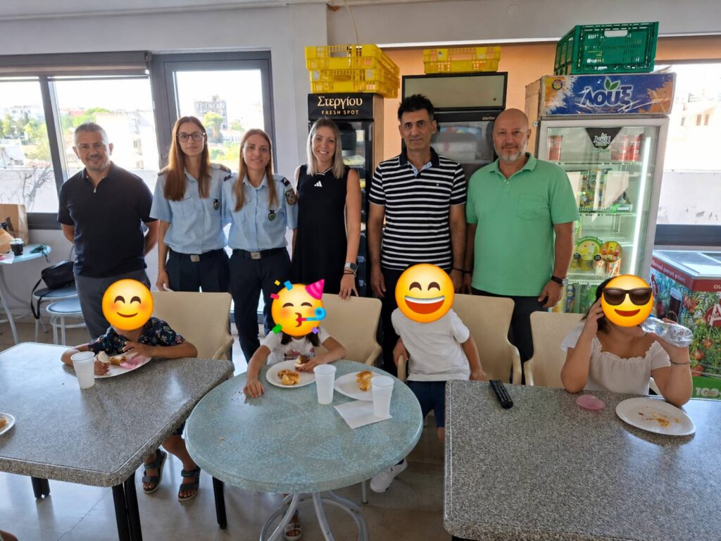 Εκδήλωση των Αστυνομικών της Αχαΐας για τα «πρωτάκια» ΦΩΤΟ