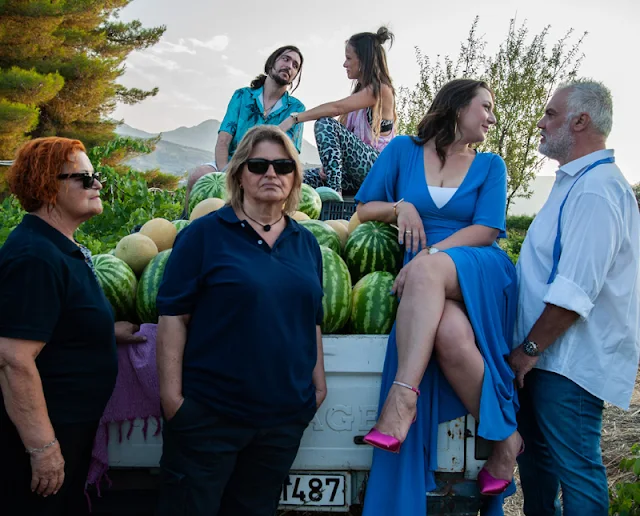 Η Θεατρική Έκφραση Αιγίου παρουσιάζει την κωμωδία «Κανόνια και Τρομπέτες» ΦΩΤΟ