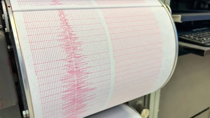 Πανόραμα της Πάτρας με κτίρια μετά τον πρόσφατο σεισμό