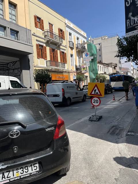 Πάτρα: Ανατροπή στο ωράριο στάθμευσης επί της Αγίου Ανδρέου μετά τις διαμαρτυρίες για κλήσεις της Τροχαίας ΦΩΤΟ