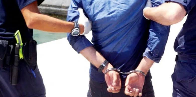 Πάτρα: Τον «ψάρεψαν» λιμενικοί για παράνομη είσοδο-έξοδο από τη χώρα 4 Λιμινικοί στο λιμάνι της Πάτρας, παράνομη εισαγωγή‑εξαγωγή
