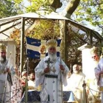 Eορτασμός της Παναγίας Πλατανιωτίσσης με πολλούς μητροπολίτες 2 Eορτασμός της Παναγίας Πλατανιωτίσσης με πολλούς μητροπολίτες