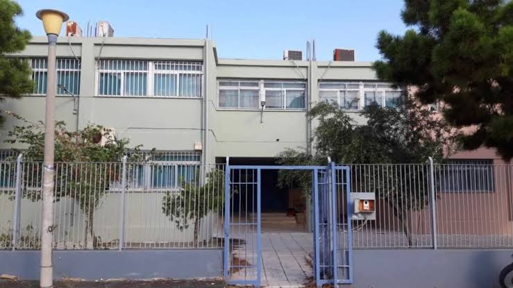 Αγυιά: Ο βίαιος καβγάς και ο τραυματισμός μαθητή στο 4ο ΕΠΑΛ που επενέβη η Αστυνομία 5 Αγυιά: Ο βίαιος καβγάς και ο τραυματισμός μαθητή στο 4ο ΕΠΑΛ που επενέβη η Αστυνομία