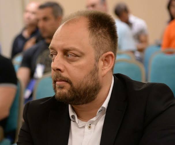 «Η άνοδος της AfD στη Σαξονία-Άνχαλτ είναι ανησυχητική» 4 Λογότυπο της AfD σε πολιτική συγκέντρωση στη Σαξονία-Άνχαλτ