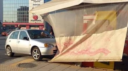 Αυτοκίνητο συγκρούεται με περίπτερο στην Πάτρα