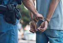 Αστυνομικοί συλλαμβάνουν Ιταλό στο λιμάνι της Πάτρας για παράνομη…
