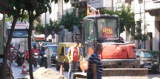 Πάτρα: «Στοπ» στο κυκλοφοριακό χάος – Τι αποφασίστηκε για έργα, οπτικές ίνες, φυσικό αέριο - Αναλυτικά στο Patrapress 5 Κυκλοφοριακό χάος στις οδούς της Πάτρας μετά τα έργα