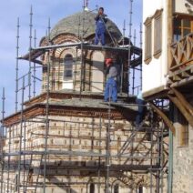 Καρυές: Εργατικό δυστύχημα για 52χρονο που έπεσε σε γκρεμό 1 Σκηνή εργασιακού δυστυχήματος στην Καρυές, με 52χρονο άνδρα