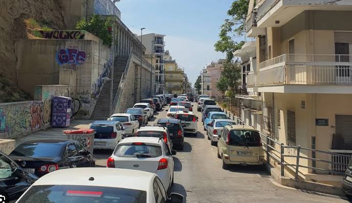 Πάτρα: Φορτοεκφορτώσεις χωρίς ωράριο σε μια πόλη που ασφυκτιά από έργα - O αρμόδιος Αντιδήμαρχος στο Patrapress