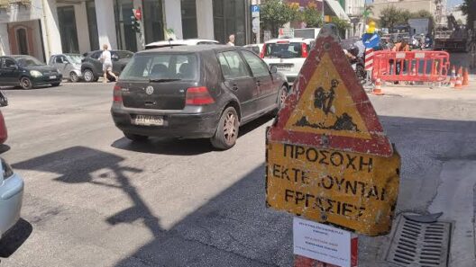 Κυκλοφοριακό χάος στην Πάτρα με κλειστά δρόμους και οπτικές ίνες