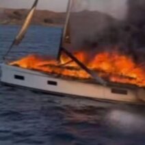 Πυρκαγιά σε πλοίο με 25 επιβάτες