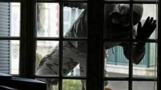 Αγρίνιο: Συνελήφθη άνδρας για κλοπές σε σπίτια και ΑΤΜ 12 Αγρίνιο: Συνελήφθη άνδρας για κλοπές σε σπίτια και ΑΤΜ