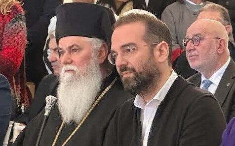 Ευχαριστίες του Μητροπολίτη Ιερωνύμου προς τον Περιφερειάρχη Νεκτάριο Φαρμάκη για την Μονή Μακελλαριάς 18 Ο Μητροπολίτης Ιερώνυμος και ο Περιφερειάρχης Νεκτάριος Φαρμάκης …