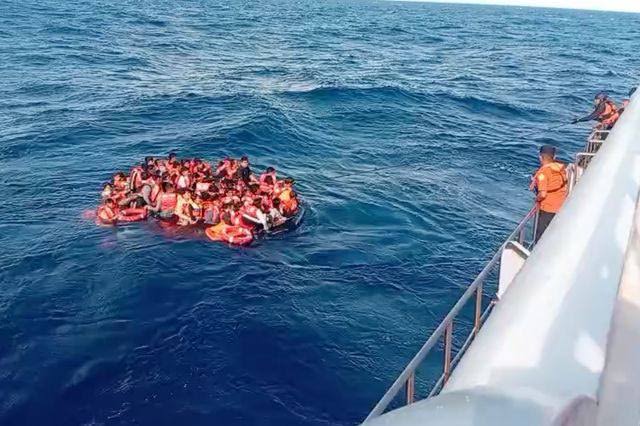 Στιγμιότυπο του άρθρου για το θρίλερ στην Ινδονησία με 243 πλοία