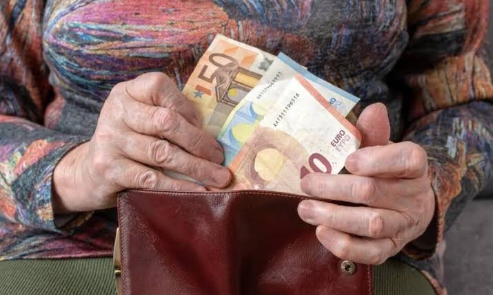 Συνταξιούχοι: Ενίσχυση χωρίς οικονομικά κριτήρια – Παραδείγματα