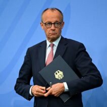 Γερμανία: Συντριβή Μερτς με πρώτη την Aκροδεξιά στο Μεκλεμβούργο και την Αριστερά στο Βερολίνο 1 Γερμανία: Συντριβή Μερτς με πρώτη την Aκροδεξιά στο Μεκλεμβούργο και την Αριστερά στο Βερολίνο