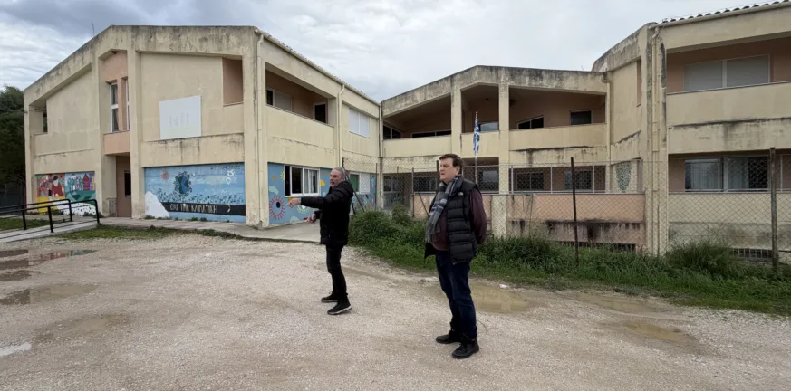 Πάτρα: Αποκαλύψεις της υπουργού Δόμνας Μιχαηλίδου για το ιδιοκτησιακό του σχολείου Κωφών