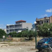 Δεμένικα: Η πλατεία που έχει μετατραπεί σε άτυπο χώρο στάθμευσης ΦΩΤΟ 1 Δεμένικα: Η πλατεία που έχει μετατραπεί σε άτυπο χώρο στάθμευσης ΦΩΤΟ