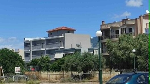 Δεμένικα: Η πλατεία που έχει μετατραπεί σε άτυπο χώρο στάθμευσης ΦΩΤΟ