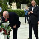 Αχαΐα: Βαθιά οδύνη για τον Γιώργο Παπανδρέου - Το τελευταίο «αντίο» στην μητέρα του Μαργαρίτα στο Α’ Νεκροταφείο ΦΩΤΟ