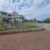 Εγλυκάδα: Εργατικές Κατοικίες με έναν κοινόχρηστο χώρο που ζητά αναβάθμιση ΦΩΤΟ