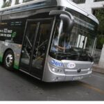 Θεσσαλονίκη: Ηλεκτρικό λεωφορείο έπεσε πάνω σε στάση – Υπάρχουν τραυματίες