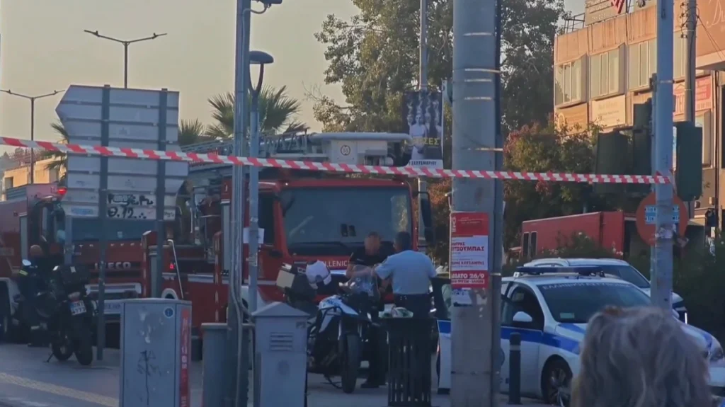 Φωτιά σε πατάρι καφετέριας στο Αιγάλεω