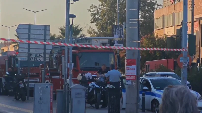 Φωτιά σε πατάρι καφετέριας στο Αιγάλεω 4 Φωτιά σε πατάρι καφετέριας στο Αιγάλεω