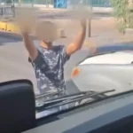 Ακτή Μιαούλη: Ρομά μπλόκαραν λεωφορείο και προπηλάκισαν οδηγό