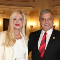 Μαρίνα Σταυράκη κατά Γιώργου Πατούλη: «Πού να κατέβεις βρε κακομοίρη;» 2 Μαρίνα Σταυράκη κατά Γιώργου Πατούλη: «Πού να κατέβεις βρε κακομοίρη;»