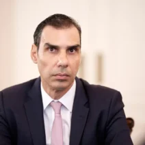 Μαζωνάκης: Σαφές μήνυμα Θεμιστοκλέους για το νομικό πλαίσιο των ιδιωτικών ιατρείων 1 Πορτραίτο του Μάριου Θεμιστοκλέους, συντάκτη του άρθρου