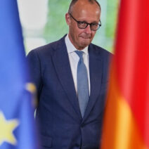 Γερμανική πολιτική εικόνα με λογότυπο AfD και σημαία