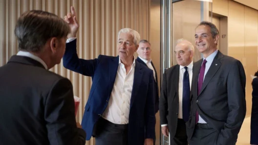 Μητσοτάκης: Συνάντηση με τον CEO της JP Morgan Τζέιμς Ντάιμον 15 Μητσοτάκης: Συνάντηση με τον CEO της JP Morgan Τζέιμς Ντάιμον