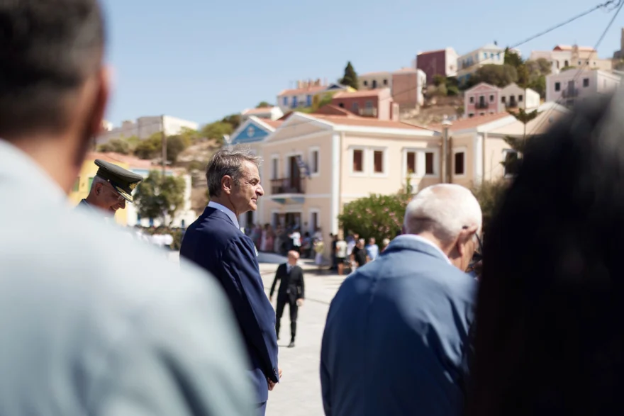 Μητσοτάκης από Καστελλόριζο: «Δεν δεχόμαστε απειλές και υποδείξεις» - Ειδικό σχέδιο ενίσχυσης με κίνητρο 5.000 ευρώ 7 Μητσοτάκης από Καστελλόριζο: «Δεν δεχόμαστε απειλές και υποδείξεις» - Ειδικό σχέδιο ενίσχυσης με κίνητρο 5.000 ευρώ