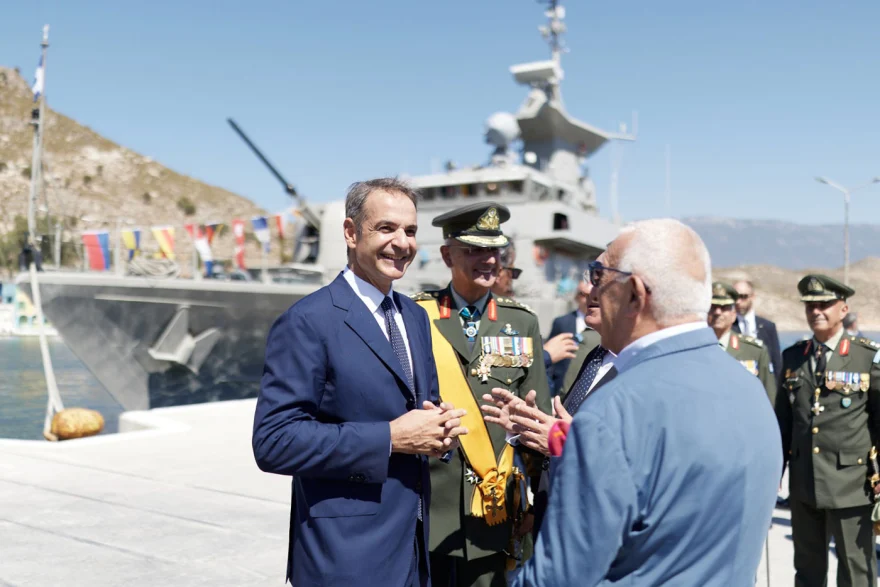 Μητσοτάκης από Καστελλόριζο: «Δεν δεχόμαστε απειλές και υποδείξεις» - Ειδικό σχέδιο ενίσχυσης με κίνητρο 5.000 ευρώ 5 Μητσοτάκης από Καστελλόριζο: «Δεν δεχόμαστε απειλές και υποδείξεις» - Ειδικό σχέδιο ενίσχυσης με κίνητρο 5.000 ευρώ