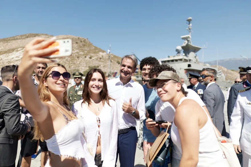 Μητσοτάκης από Καστελλόριζο: «Δεν δεχόμαστε απειλές και υποδείξεις» - Ειδικό σχέδιο ενίσχυσης με κίνητρο 5.000 ευρώ 6 Μητσοτάκης από Καστελλόριζο: «Δεν δεχόμαστε απειλές και υποδείξεις» - Ειδικό σχέδιο ενίσχυσης με κίνητρο 5.000 ευρώ