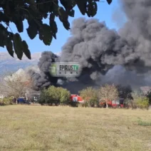 Φωτιά σε εργοστάσιο ανακύκλωσης οχημάτων στα Ιωάννινα ΦΩΤΟ 2 Φωτιά σε εργοστάσιο ανακύκλωσης οχημάτων στα Ιωάννινα ΦΩΤΟ