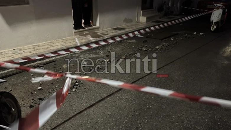 Ηράκλειο: Κατέρρευσαν μπαλκόνια σε συνοικίες ΦΩΤΟ