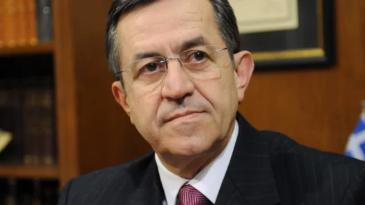 «Η λαϊκή και πατριωτική Κεντροδεξιά δεν μπορεί να παραμένει πολιτικά άστεγη» 12 «Η λαϊκή και πατριωτική Κεντροδεξιά δεν μπορεί να παραμένει πολιτικά άστεγη»