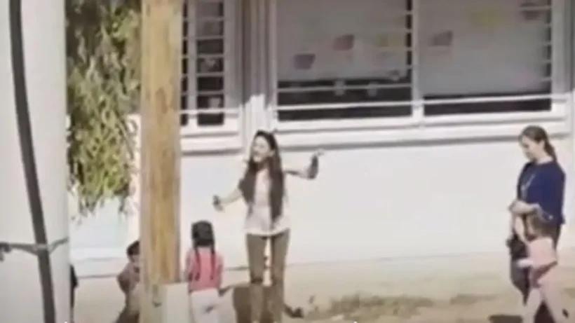 Λιόσια: Νηπιαγωγός προπηλάκισε παιδάκια ΒΙΝΤΕΟ 4 Νηπιαγωγός στην Άνω Λιόσια διδάσκει παιδιά, βίντεο