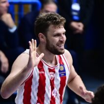 Ο Ολυμπιακός κατέκτησε τον πρώτο τίτλο της χρονιάς κόντρα στον ΠΑΟΚ 3 Ο Ολυμπιακός κατέκτησε τον πρώτο τίτλο της χρονιάς κόντρα στον ΠΑΟΚ