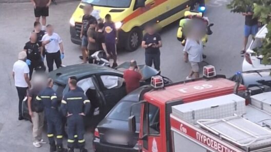 Πάτρα: Τροχαίο με τραυματίες και καπνούς σε αυτοκίνητο στα Ζαρουχλέϊκα ΦΩΤΟ 12 Πάτρα: Τροχαίο με τραυματίες και καπνούς σε αυτοκίνητο στα Ζαρουχλέϊκα ΦΩΤΟ