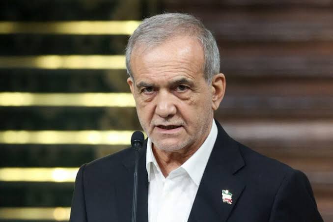 Ιράν: Σκληρό μήνυμα Πεζεσκιάν από το βήμα του ΟΗΕ στις απειλές Τραμπ