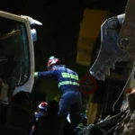 Πλάκα: Θρίλερ με τουρίστες στο κτίριο που έγινε η έκρηξη – Αγωνία και για τους ηλικιωμένους BINTEO
