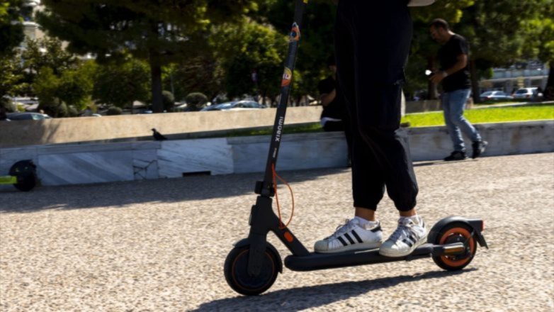 14χρονη στο νοσοκομείο Τήνου μετά από ατύχημα με πατίνι