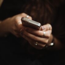 Πάτρα: Στη φυλακή γυναίκα για εκατοντάδες ψεύτικα προφίλ στα social media - Η περιπέτεια στην σχέση της