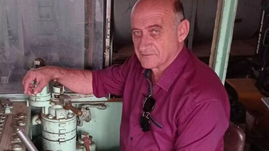 Τέμπη: Τι κατέθεσαν σύζυγος και κόρη του Ηλείου μηχανοδηγού Γιώργου Κουτσούμπα - «11λεπτο κενό στην επικοινωνία» 12 Τέμπη Κουτσούμπας, μηχανολόγος, σε επαγγελματική φωτογραφία