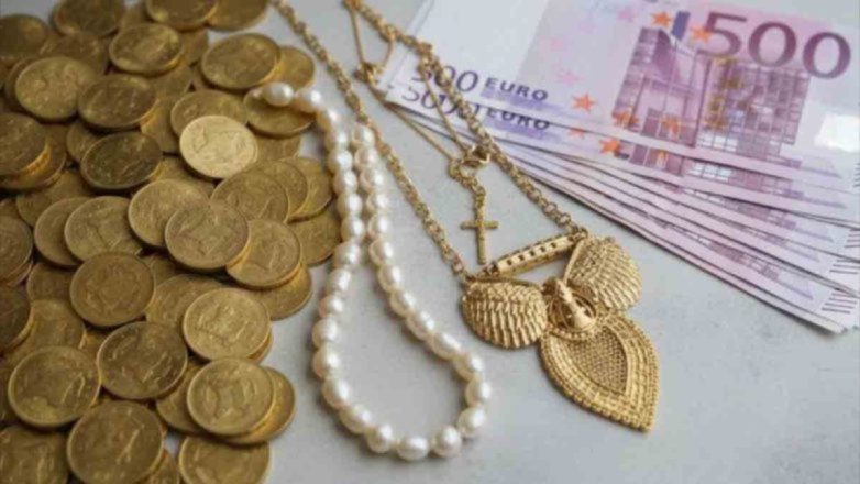 Φωτογραφία στη Λαμία με δικαστικό κτίριο και λογιστές