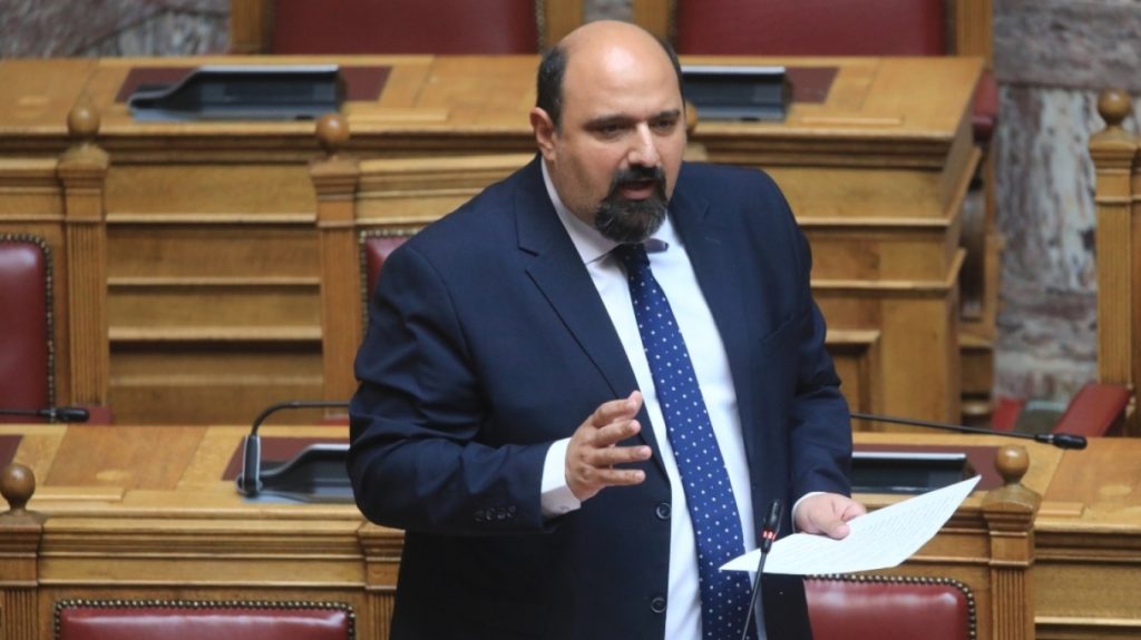 Ο Χρήστος Τριαντόπουλος στο δικαστήριο, κατά τη διάρκεια της δίκης